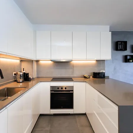 شقة Modern 2 Bed Sea View Pool Access *
